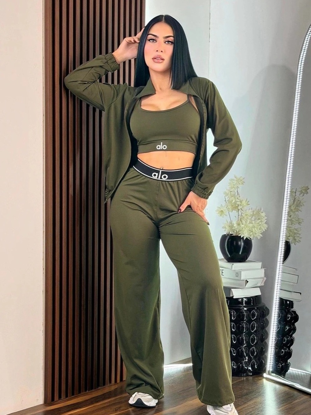 alo Women's Green Track Pants